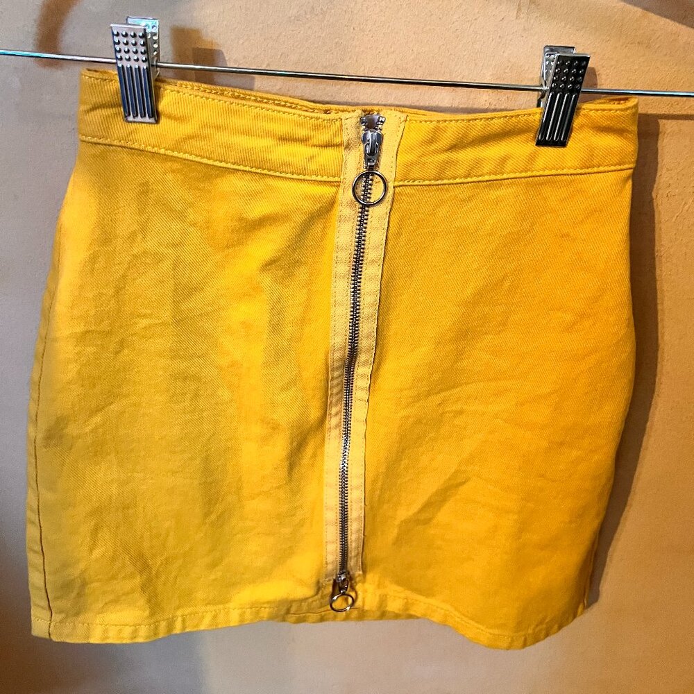 Urban Outfitters Rare Yellow Skirt with unique front zipper pull, /Extra Small